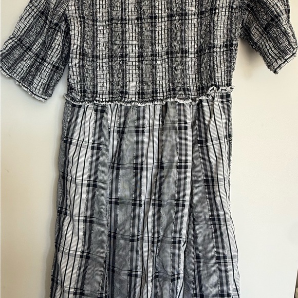 Maeve Black & White plaid smocked & collared dress - petite large - Picture 6 of 7